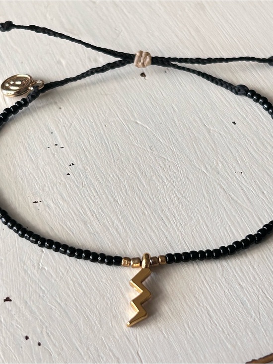 Pura Vida Jewelry - Pura Vida black seed bead lightening bolt adjustable bracelet